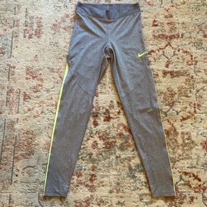 NWT Nike Leggings Size Small.